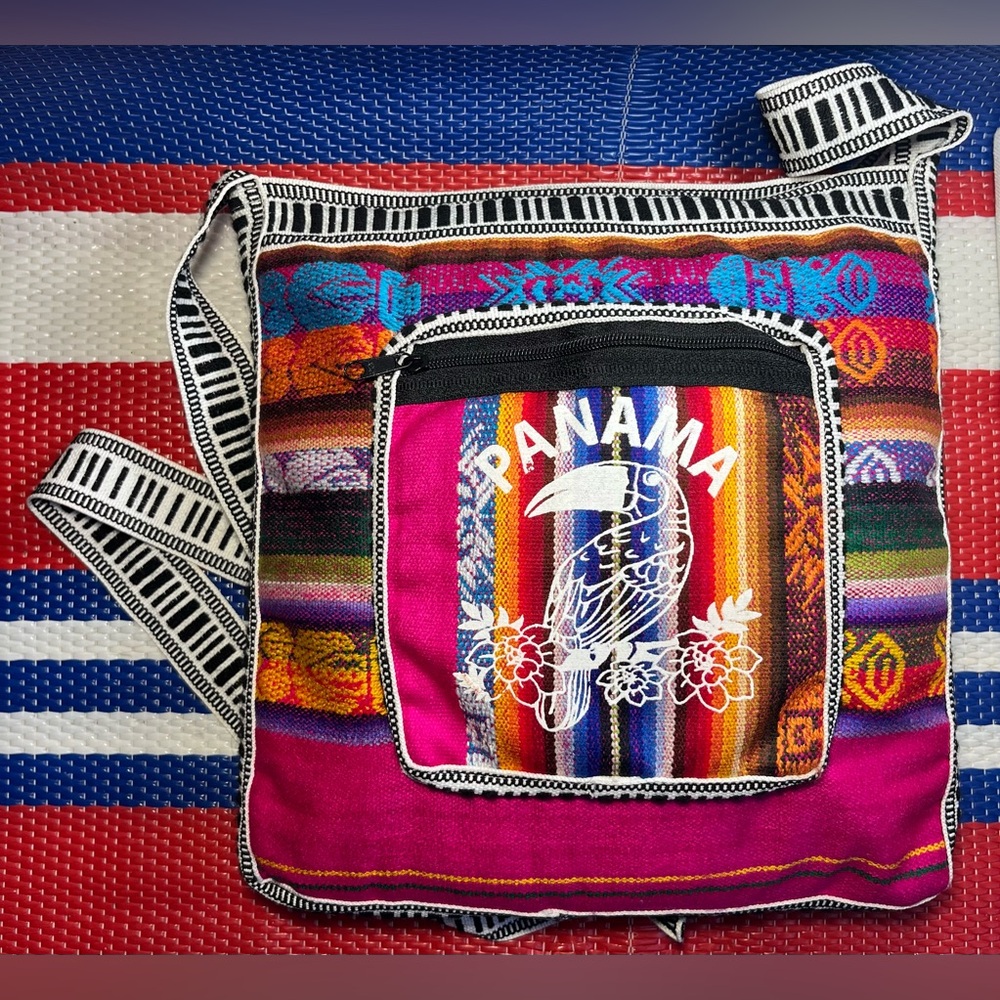 ✨🥳 NWOT -  Panamanian Toucan Souvenir Crossbody Bag - Handmade Multicolored Boho